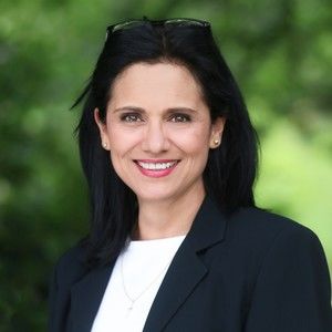 Meet your Posher, Lina